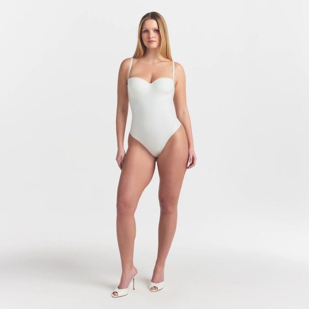 Skims Body Underwire Thong Bodysuit Ivory Medium New with Tags